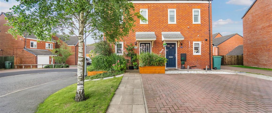 Orama Avenue, Whitworth, Rochdale - Photo 1