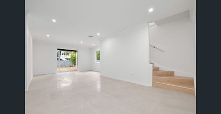 Renovated Queenslander with Space, Style & Inner-City Convenience - Photo 2