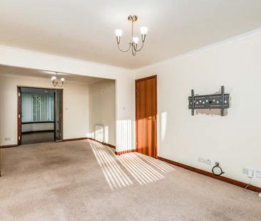 4 bedroom detached house to rent - Photo 4