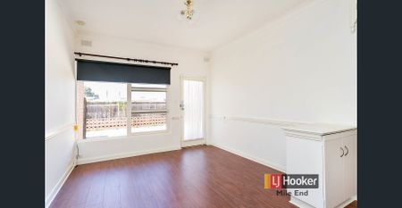 Low Maintenance Spacious Unit - Photo 2