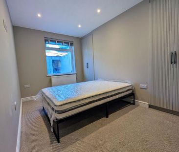 6 bedroom house to rent - Photo 4