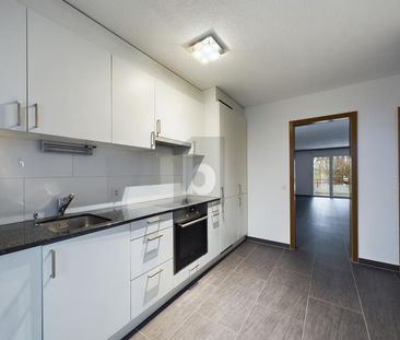 MODERN, COMFORTABLE AND WITH A COZY BALCONY - Photo 6