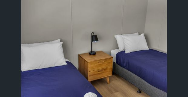 🌿 Peaceful 2-Bedroom Home – Fully Renovated & Furnished 🌿Electricity, Water & Gas Included! - Photo 1