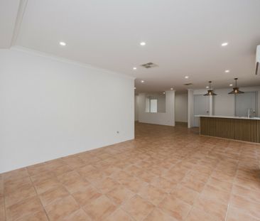 Family home with good size living areas throughout - Photo 6