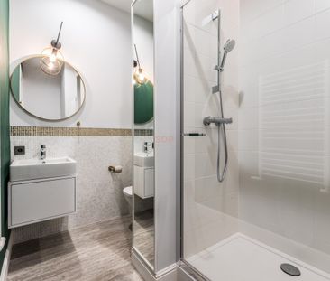 Klasyka i nowoczesność na Starym Mieście - Photo 6