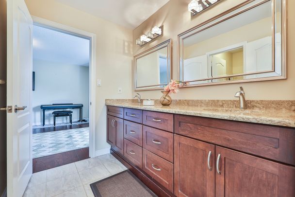 For Lease - 2435 Valley Forest Way, Oakville, Ontario - Photo 1