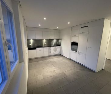 STYLISH WITH COMFORT & HIGH QUALITY - Photo 3