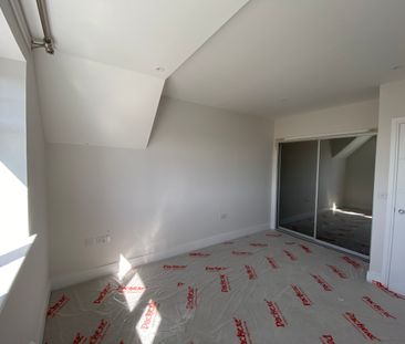 Emerald Avenue, Fleet, Hampshire, GU51 - Photo 1