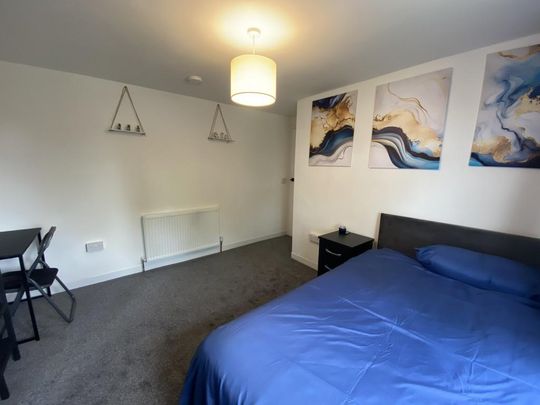 1 bedroom in a house share to rent - Photo 1