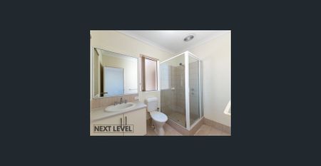 Fantastic Central Location! 3x2x1 plus Bonus Spacious Upper Living! - Photo 3