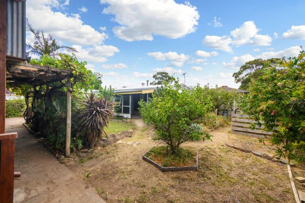 Three bedrooms with outdoor kitchen & entertaining - Photo 1