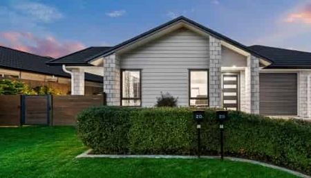 Three Bedroom Duplex - Photo 3