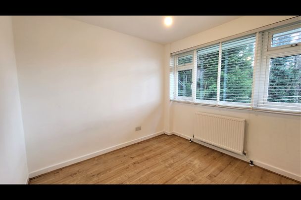 3 Bed End Terrace, Haling Park Road, CR2 - Photo 1