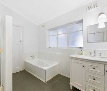 Spacious family home in the heart of Oakleigh - Photo 6
