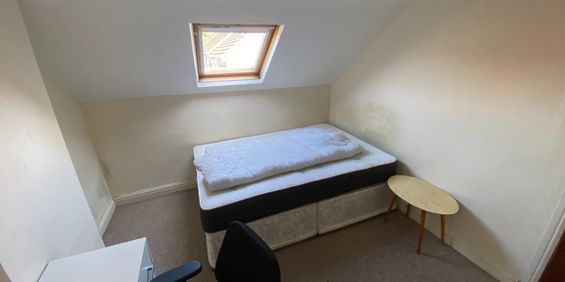 Room in a Shared House, Todd Street, M7 - Photo 3