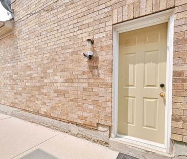 For Lease - 61 Fallstar Crescent, Brampton, Ontario - Photo 6