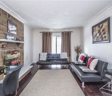 For Lease - 2 Hampstead Court, Markham, Ontario - Photo 2