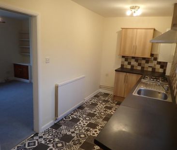 2 bedroom semi-detached house to rent - Photo 4