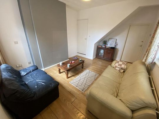 4 bedroom terraced house to rent - Photo 1