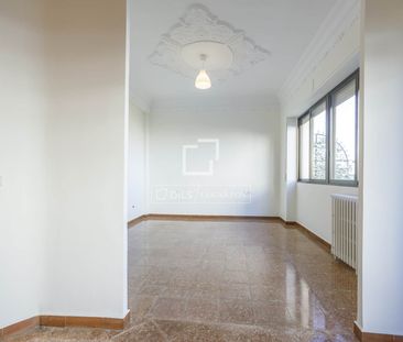 4 Bedroom apartment for rent in Gran Vía, Valencia - Photo 4