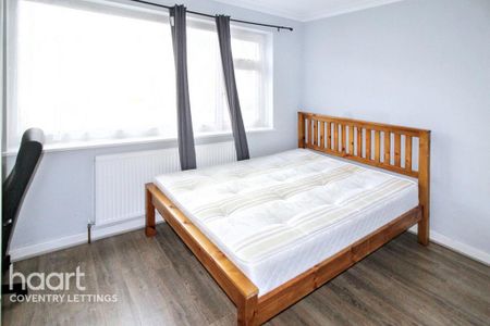 6 bedroom detached house to rent - Photo 3