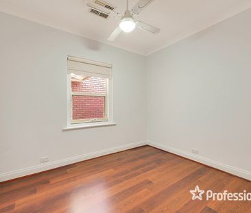 Unique renting opportunity for a family wanting 4 bedrooms, a big g... - Photo 2