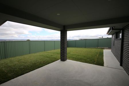 MODERN WITH SPECTACULAR TOWN VIEWS! - Photo 3