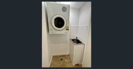 2 BED | 2 BATH | NEW RENOVATION ✅ - Photo 3