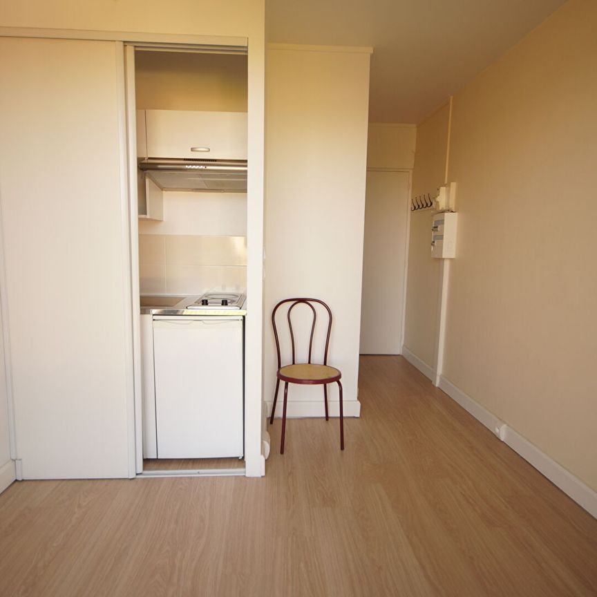 Location Appartement 1 pièce 11m² - Photo 1