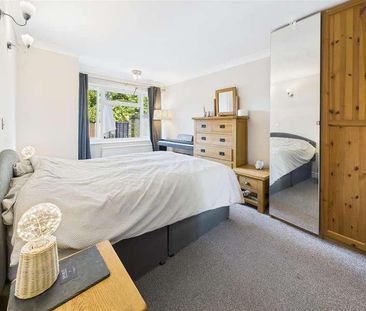 Gladsmuir Close, Walton-on-thames, KT12 - Photo 4