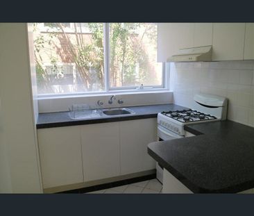 1/18 Launder Street, Hawthorn - Photo 2