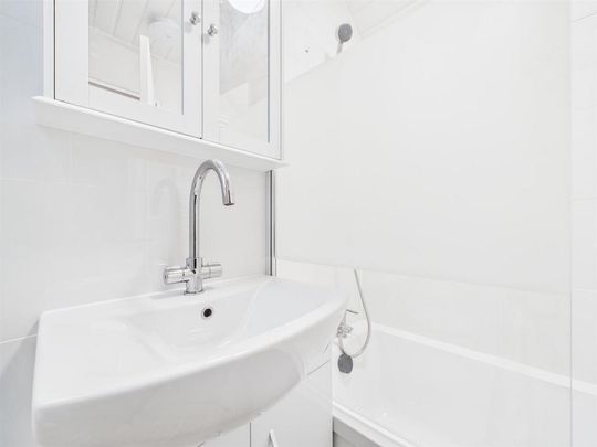 3 bedroom maisonette to rent - Photo 1