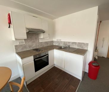 Studio to rent - Photo 3