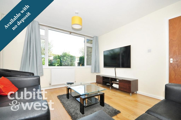 1 bedroom in a house share to rent - Photo 1