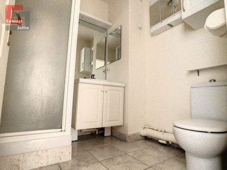 Location Appartement 2 pièces 46m² FONTAINEBLEAU 77300 - Photo 2