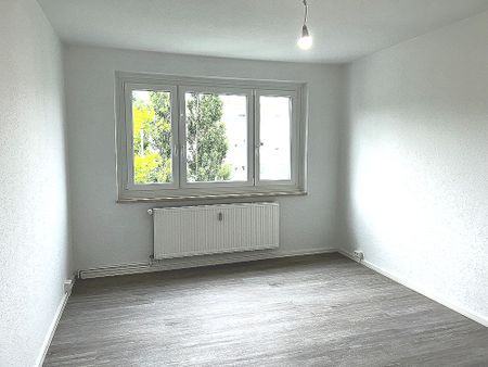 Familienwohnung mit Einbauküche und Balkon - Photo 4