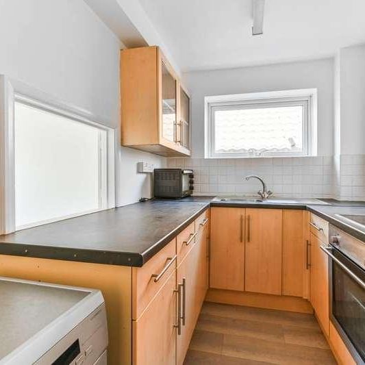 Avenue Road, South Norwood, SE25 - Photo 1