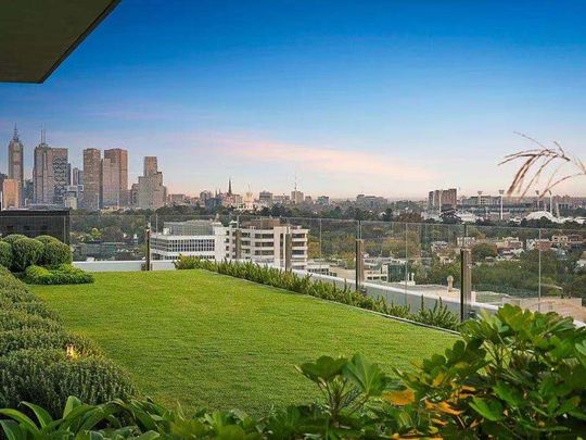 Fully Furnished Natural Light Filled luxury One Bedroom Apartment - Photo 1