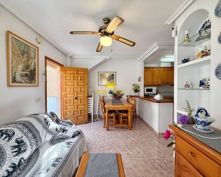 2-BEDROOM BUNGALOW FOR RENT IN TORREVIEJA, ALICANTE - Photo 4