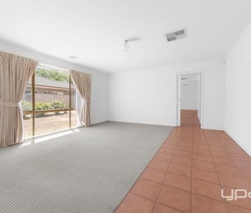 FAMILY HOME DESIRED BY ALL! - Photo 2