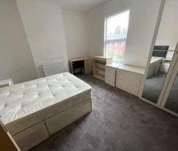 4 Bed Student Accommodation - Photo 3