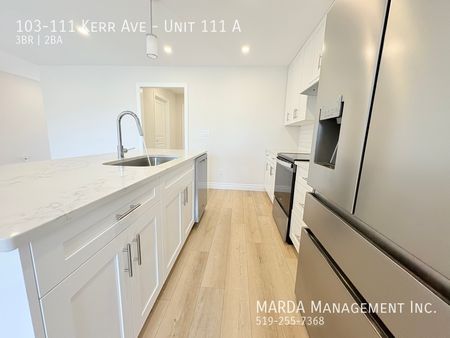 SPACIOUS 3-BEDROOM/2-BATH MAIN FLOOR UNIT WITH GARAGE+HYDRO&GAS - Photo 3