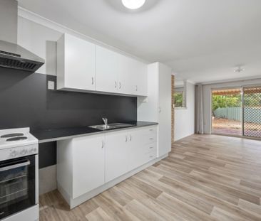 Light, Bright & Low-Maintenance Coastal Living. - Photo 5