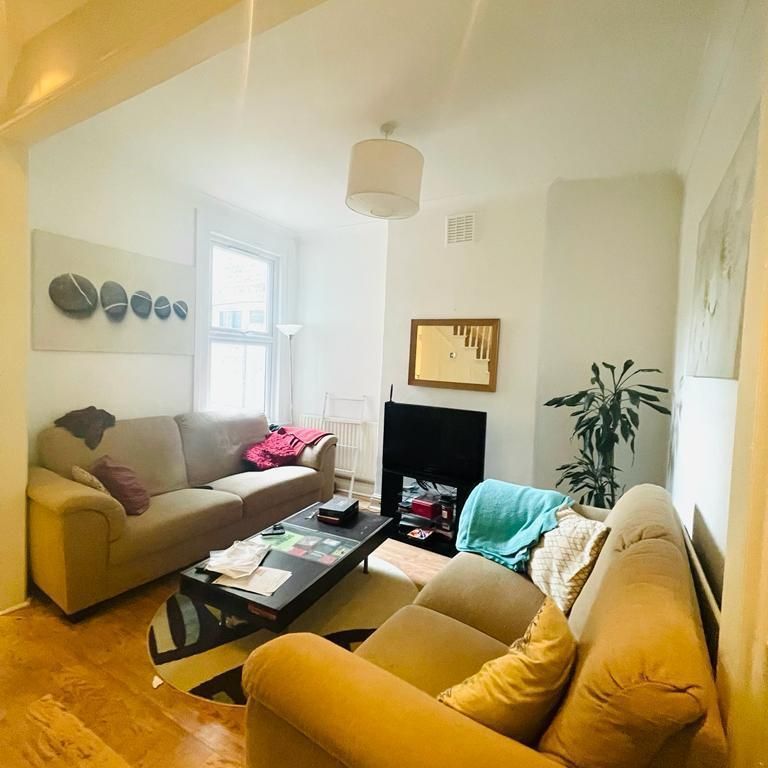 4 bedroom townhouse to rent - Photo 1