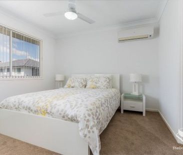 Impressive 4 Bedroom Townhouse - Photo 3