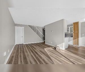 2 Bed 1 Bath Multi Level Unit Inglewood Edmonton - Photo 2
