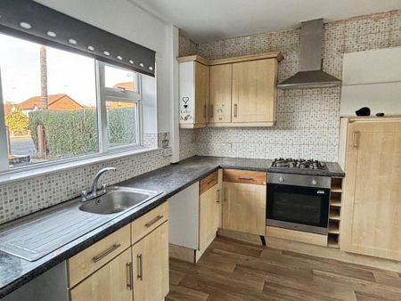 2 bedroom semi-detached house to rent - Photo 5