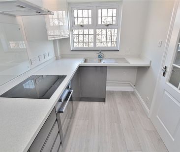 Lorne Gardens, Woking, Surrey, GU21 - Photo 6