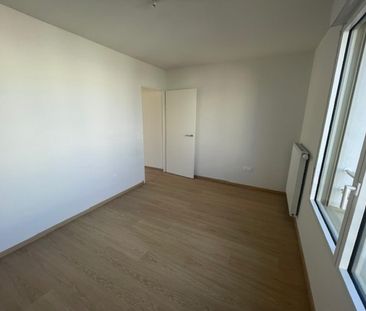 location Appartement T2 DE 42.02m² À CORNEBARIEU - Photo 3