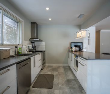 2422 Kaladar Ave - Photo 1